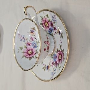 Queens Rosina fine bone china teacup and saucer daisy flower pattern gold trim